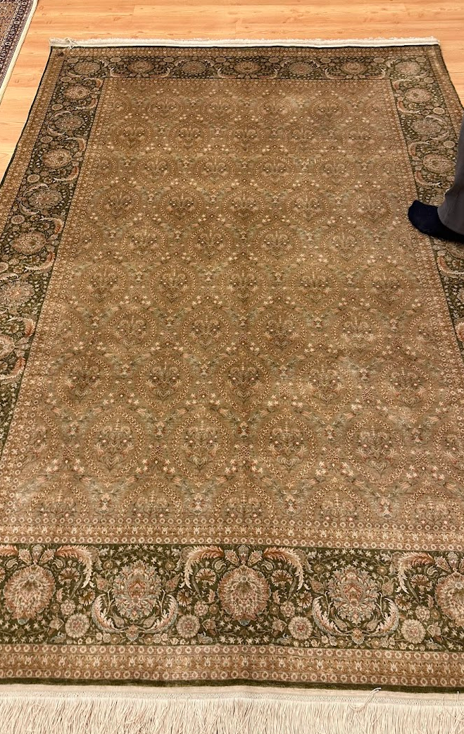 定価5万以上 トルコ絨毯 現地購入品 カイセリ RUGS トルコ絨毯 連なる花の